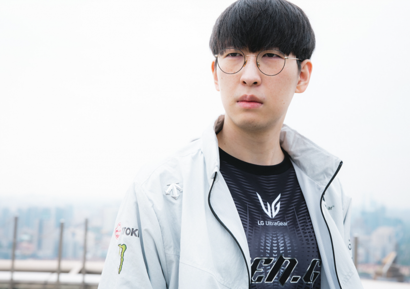 Duro bình luận sau loạt trận tứ kết với HLE